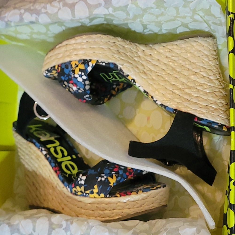 Kensie Girl Wedge